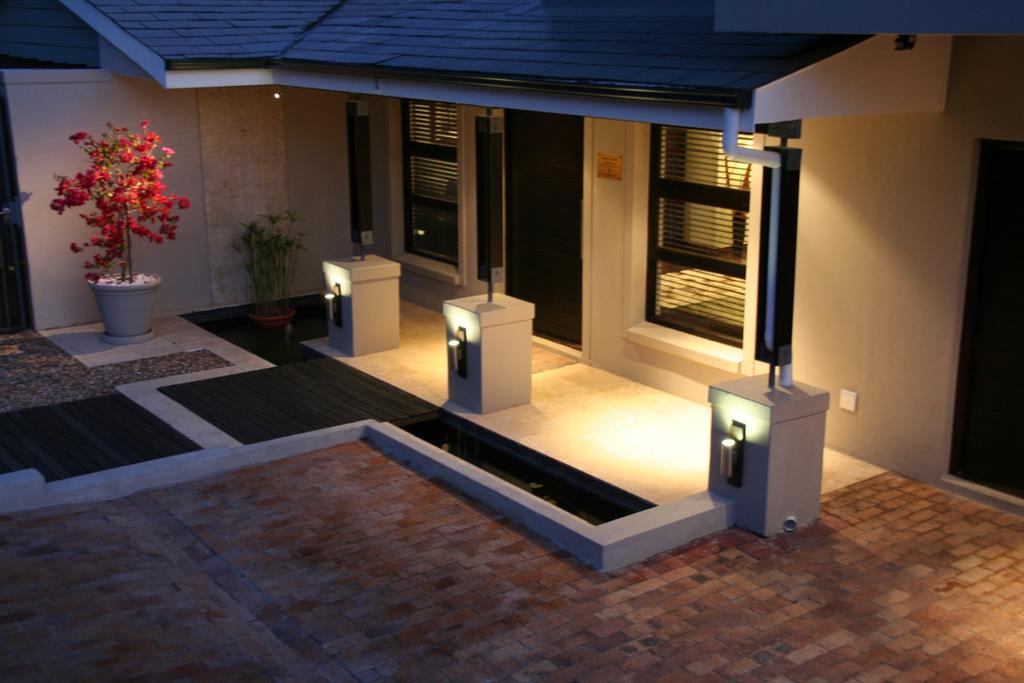 Keren'S Vine Guesthouse Stellenbosch Exterior photo